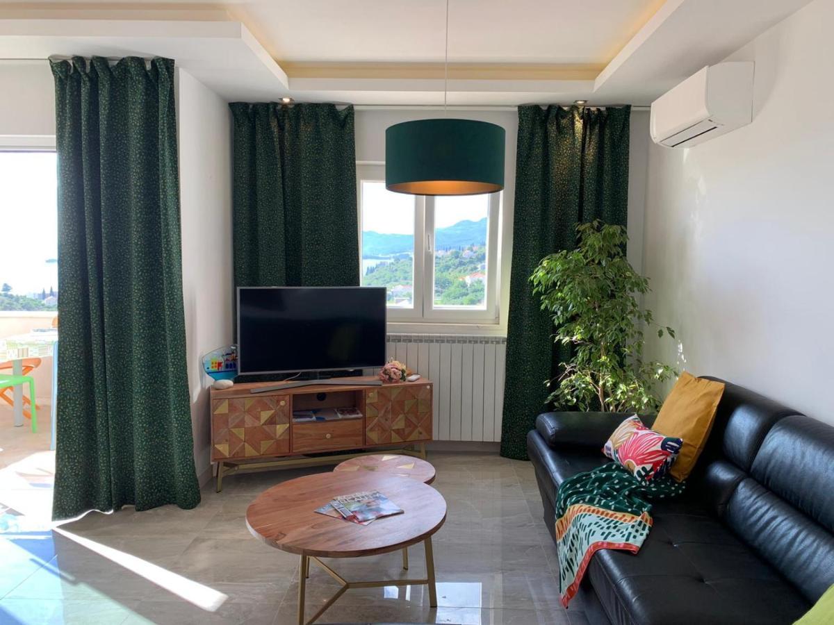 Apartments Carol 챠브타트 외부 사진